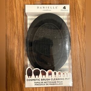 NWT Danielle Creations Makeup Brush Cleaning Mat
